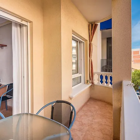 Apartment Marinasunbeach Ramon Gallud 166 *